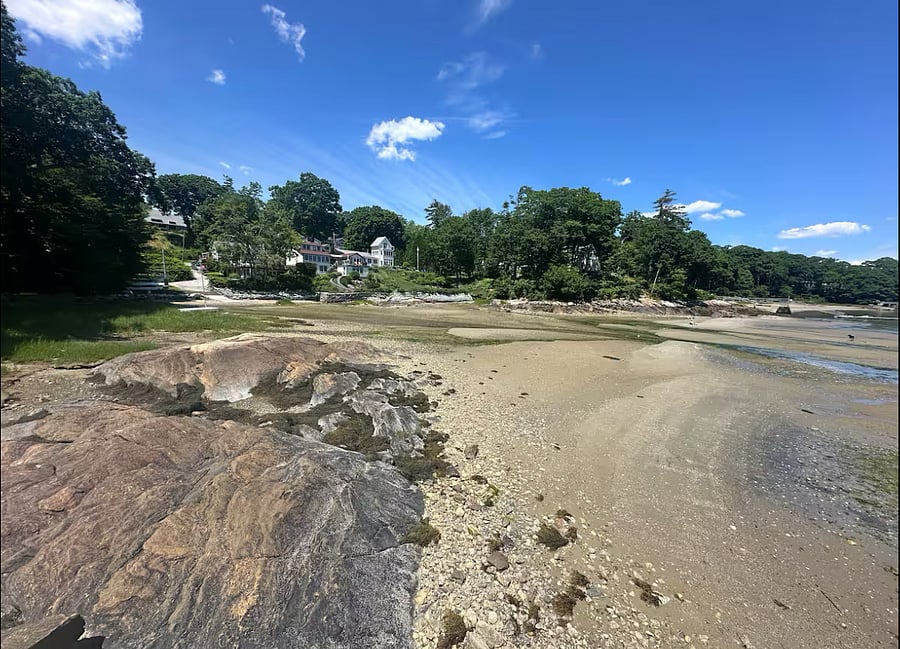 Underwood Cove/Beach - a short distance away at the end of the street. A great place for a SUP, kayak, beach chair or exploration at low tide. 
