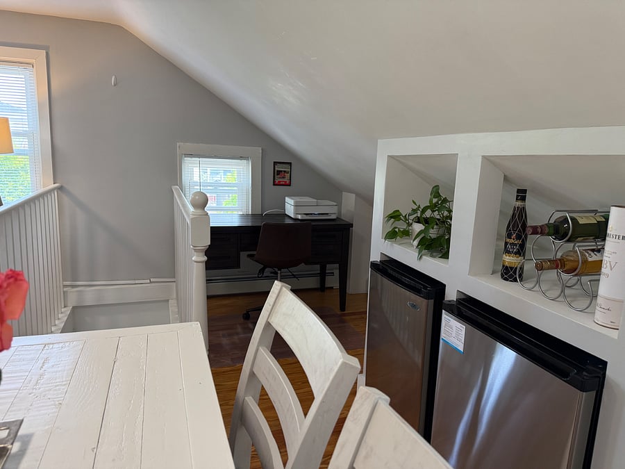 Dining/Workspace