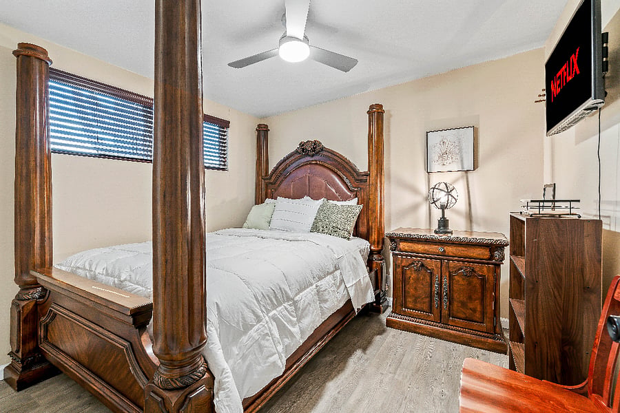 Bedroom #2 - Queen Size Bed.