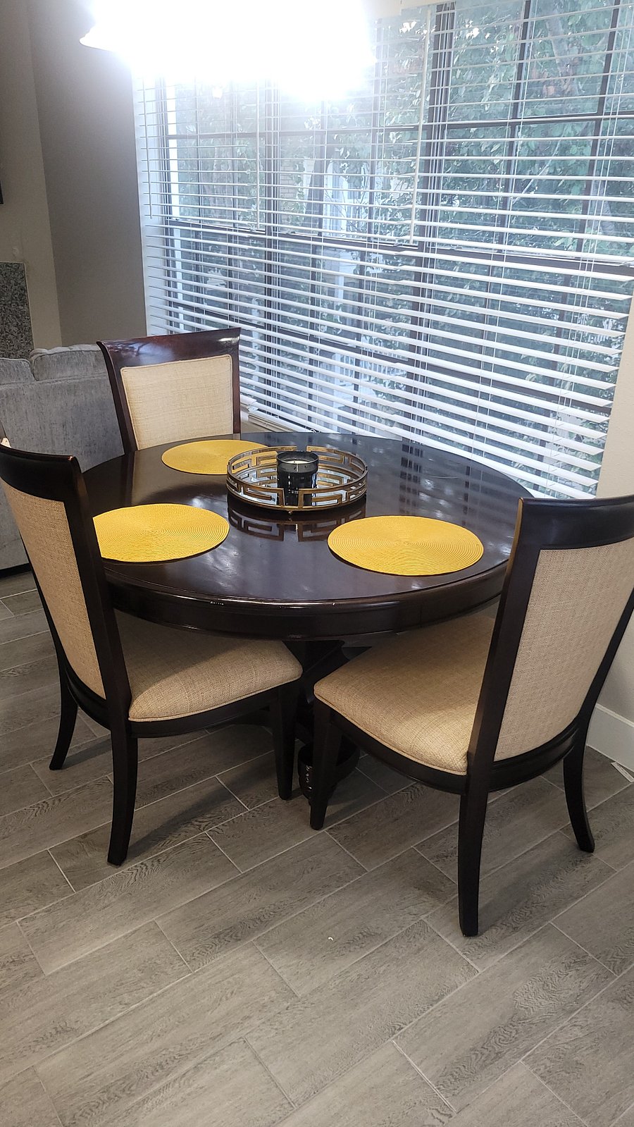Dining Area - seats 3