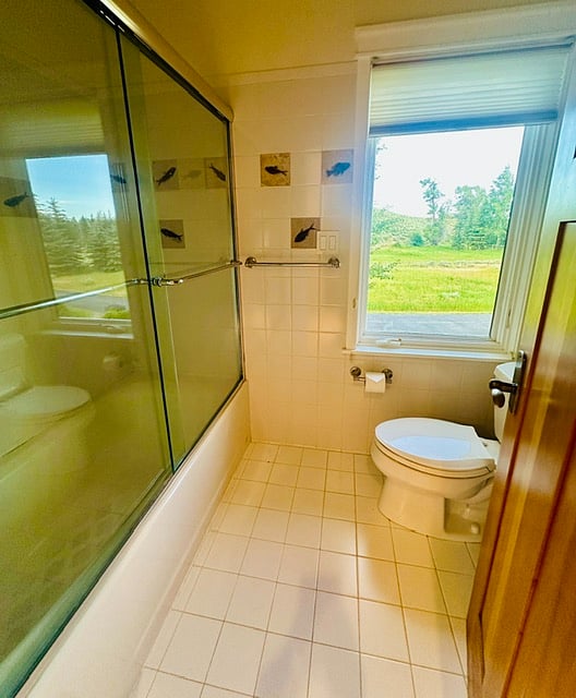 Bathroom 4