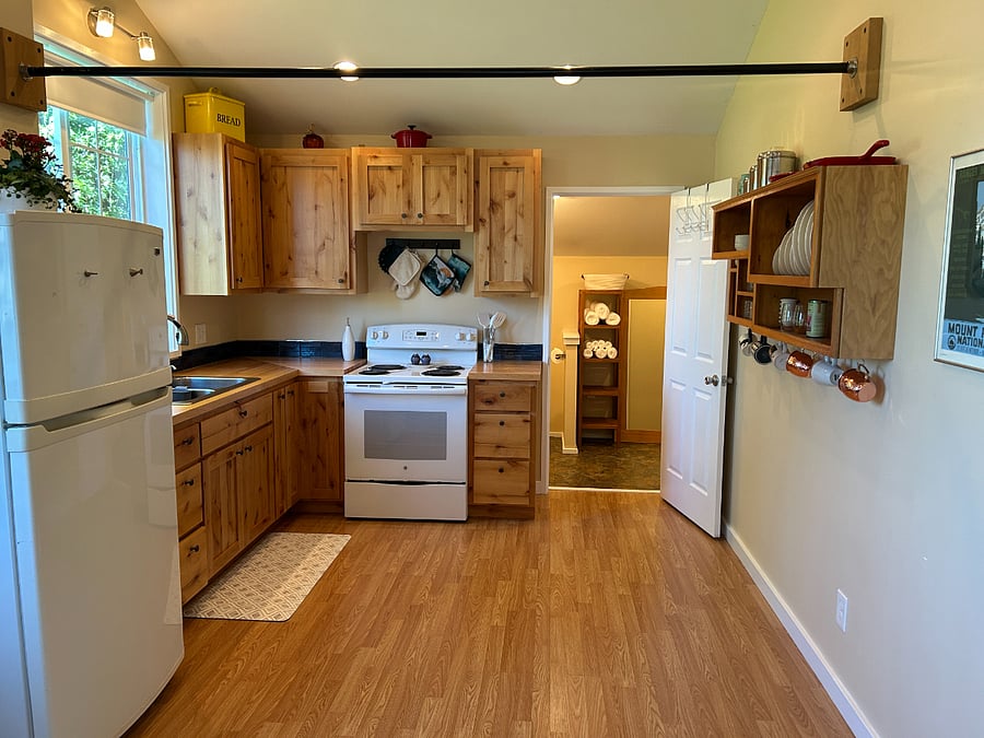 Full size kitchen