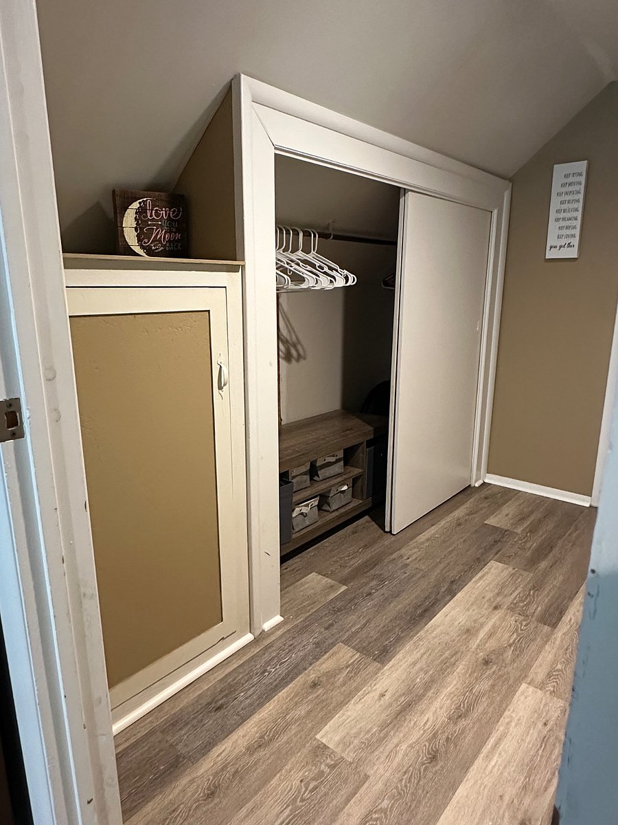 Bedroom 3- Hallway closet space