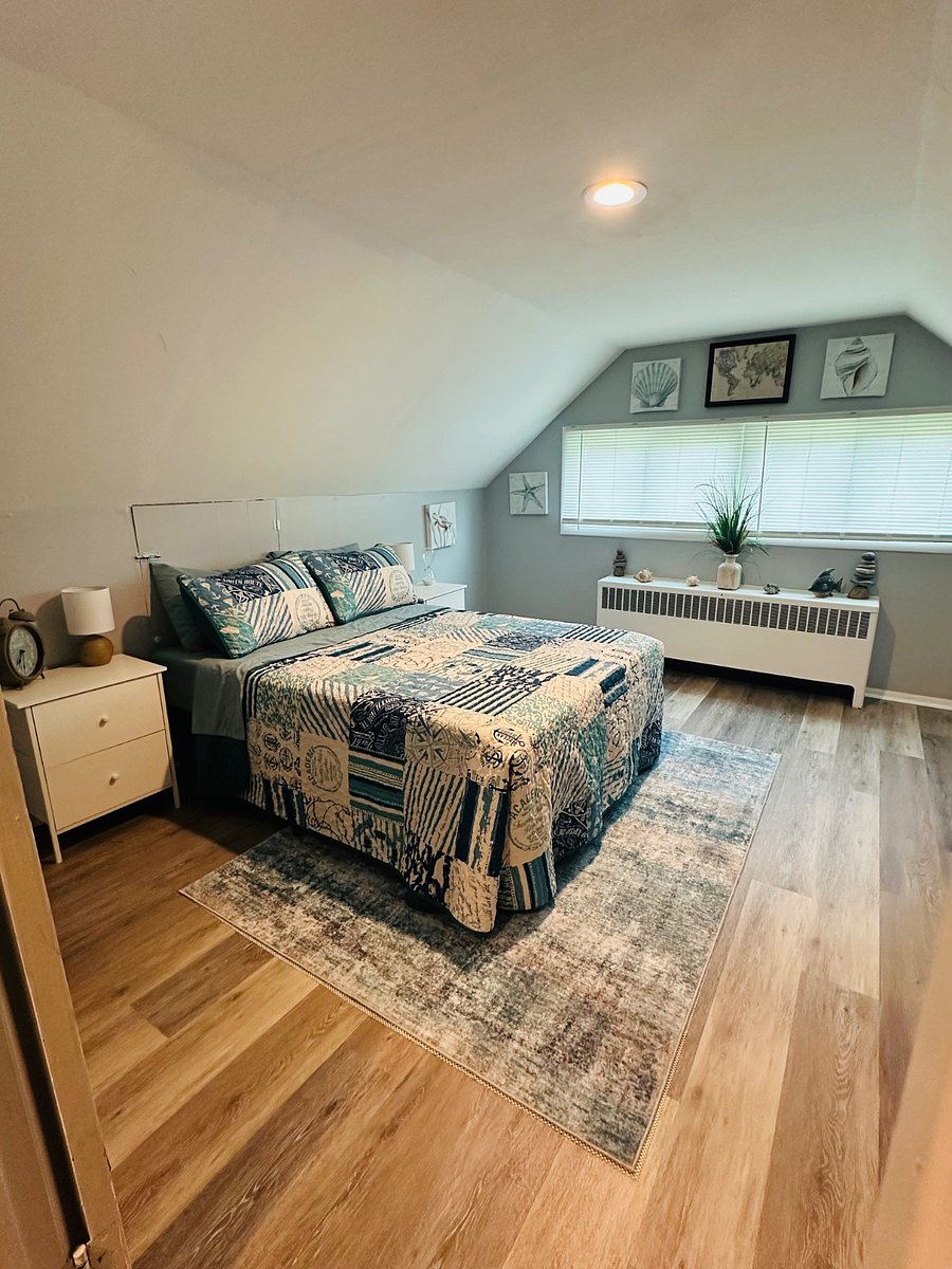 Bedroom 3- Full size bed located upstairs