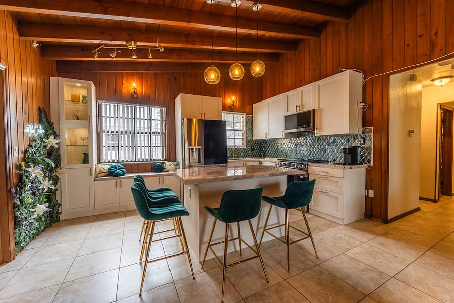 Kitchen & Dining Nook