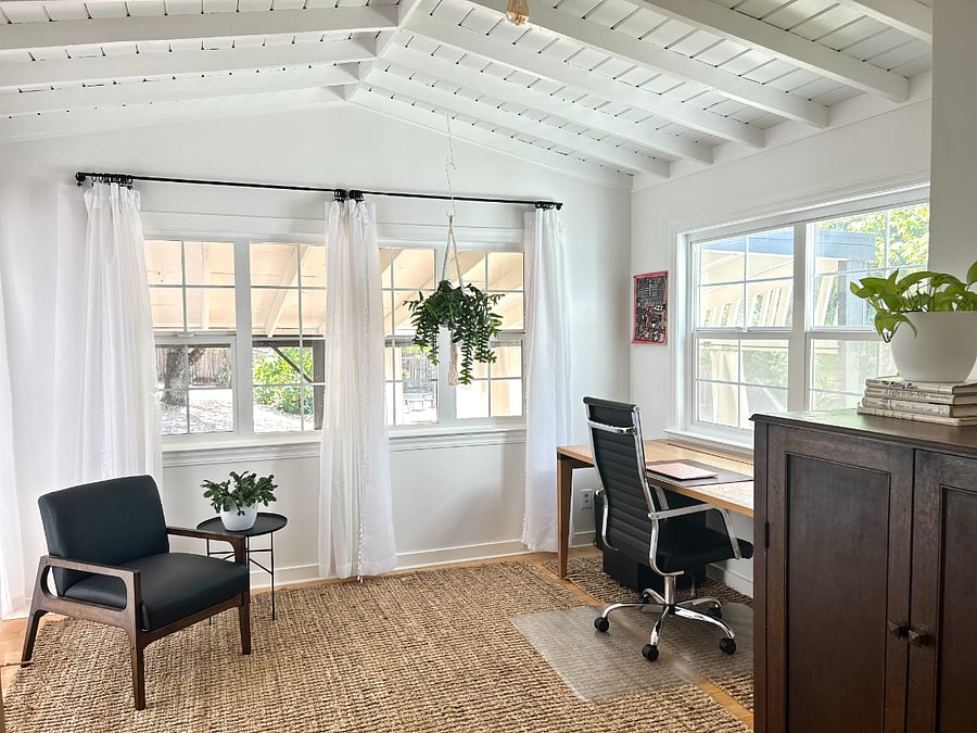Dedicated office, ready to use.
