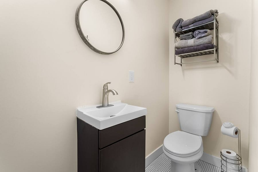 Bathroom 2.