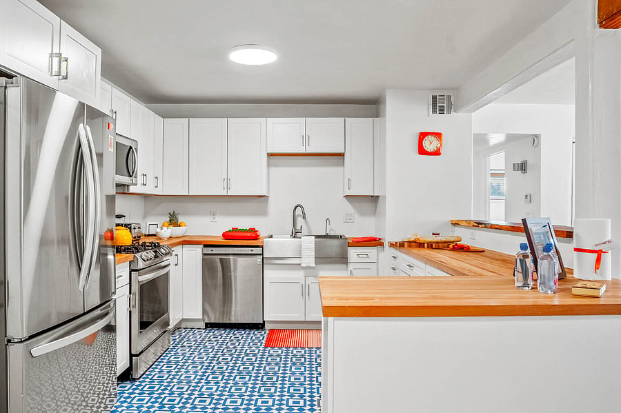 Full Kitchen