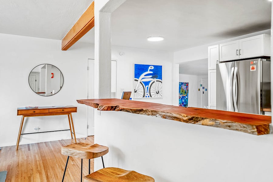 Breakfast Bar (Between Kitchen and Living Room)