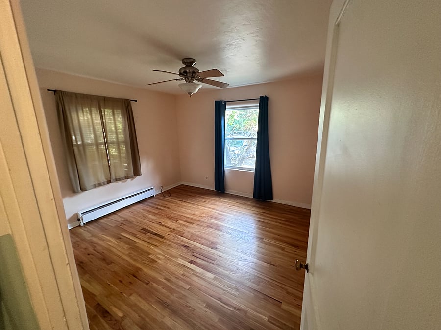 Guest bedroom #1