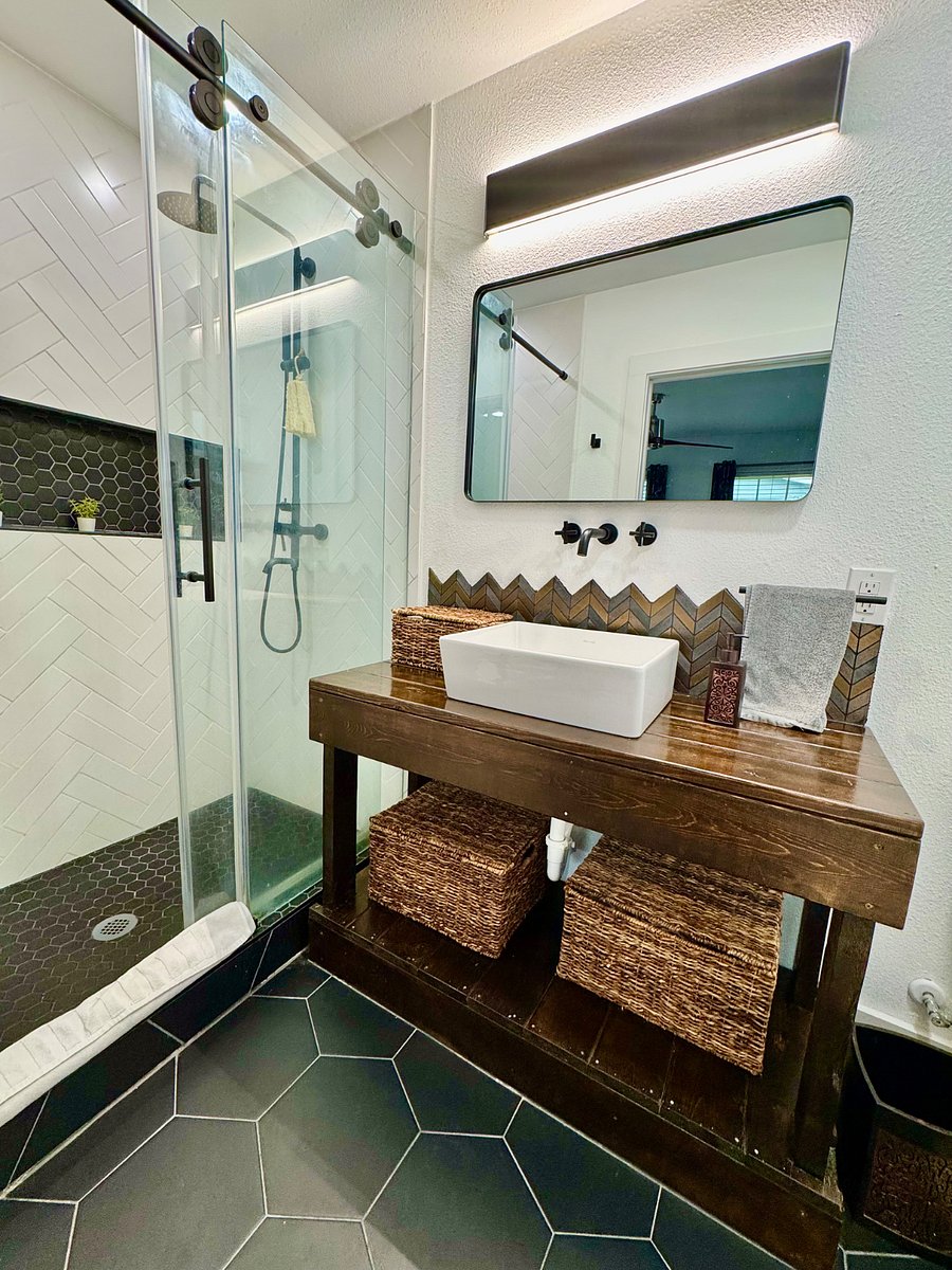 En suite bathroom