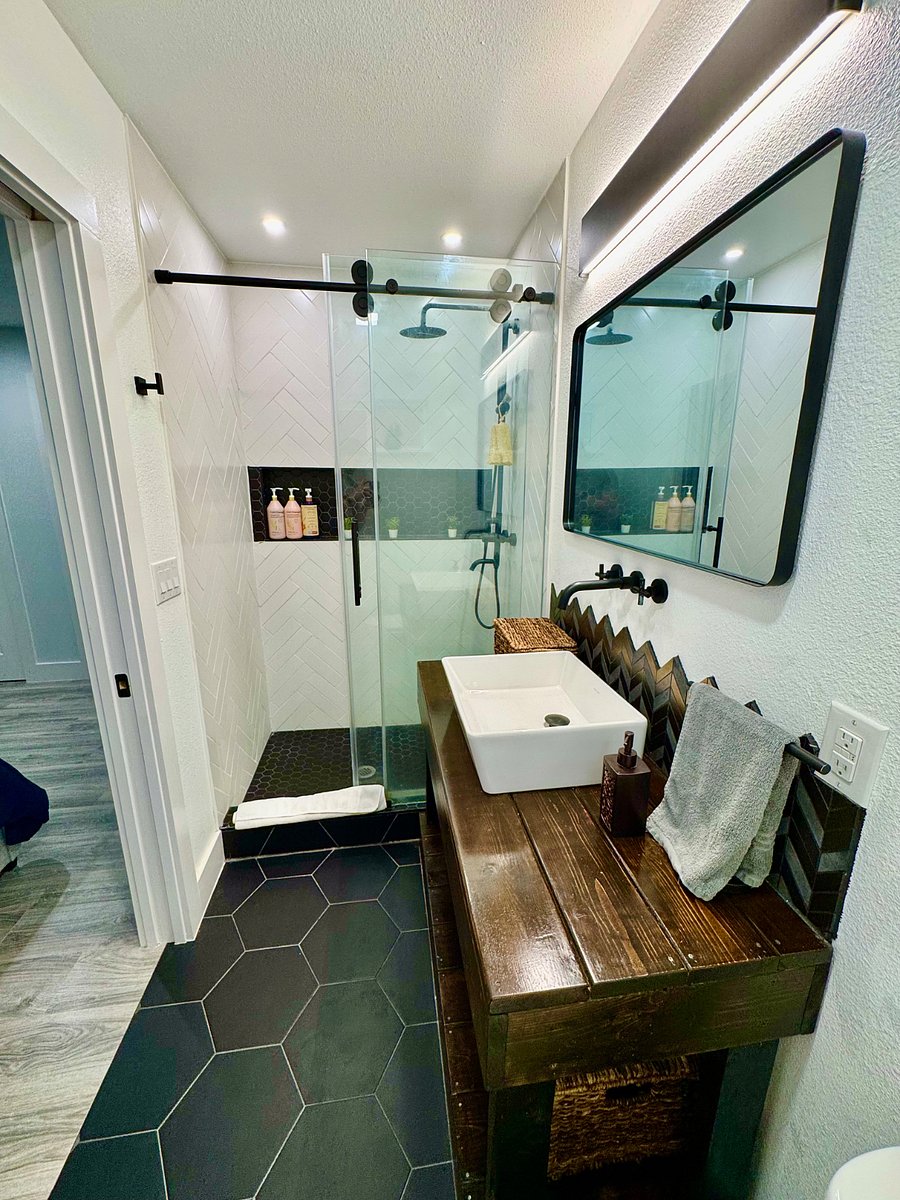 En suite bathroom