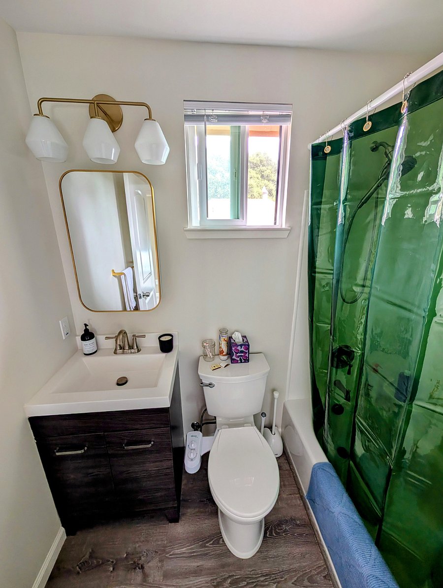 Private Bathroom w/ bidet