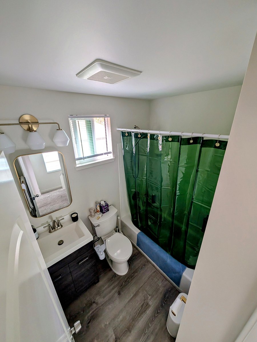 Private Bathroom w/ bidet