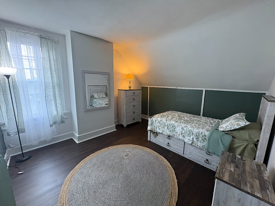 2nd Bedroom