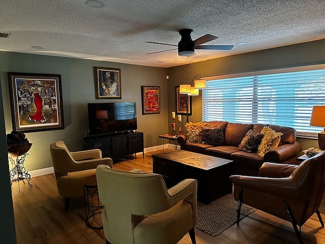 Furnished Finder property 879971_1 photo 3