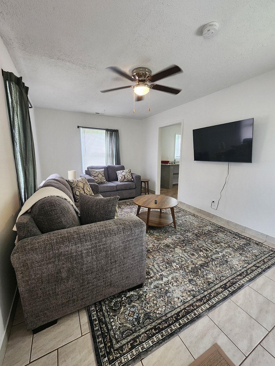 Furnished Finder property 880000_1 photo 3