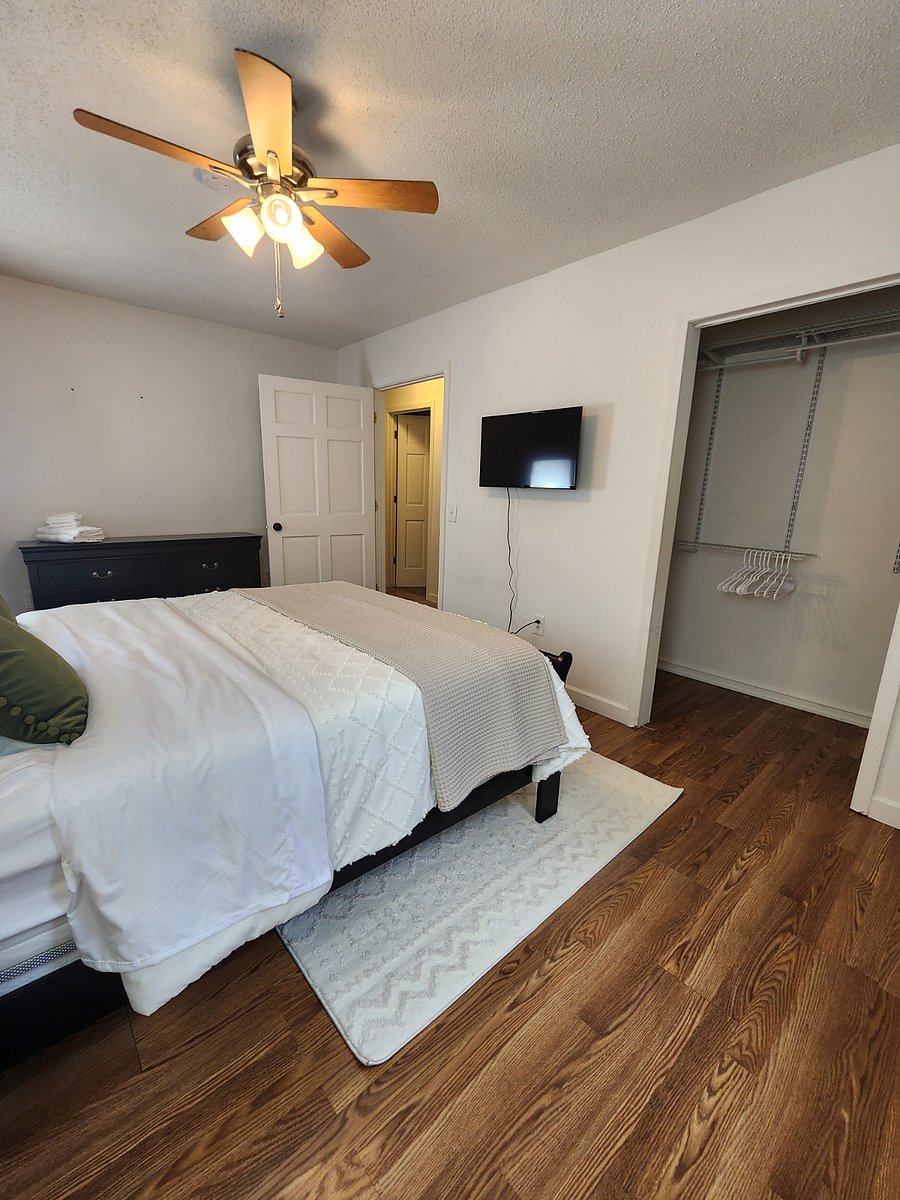 Furnished Finder property 880000_1 photo 25