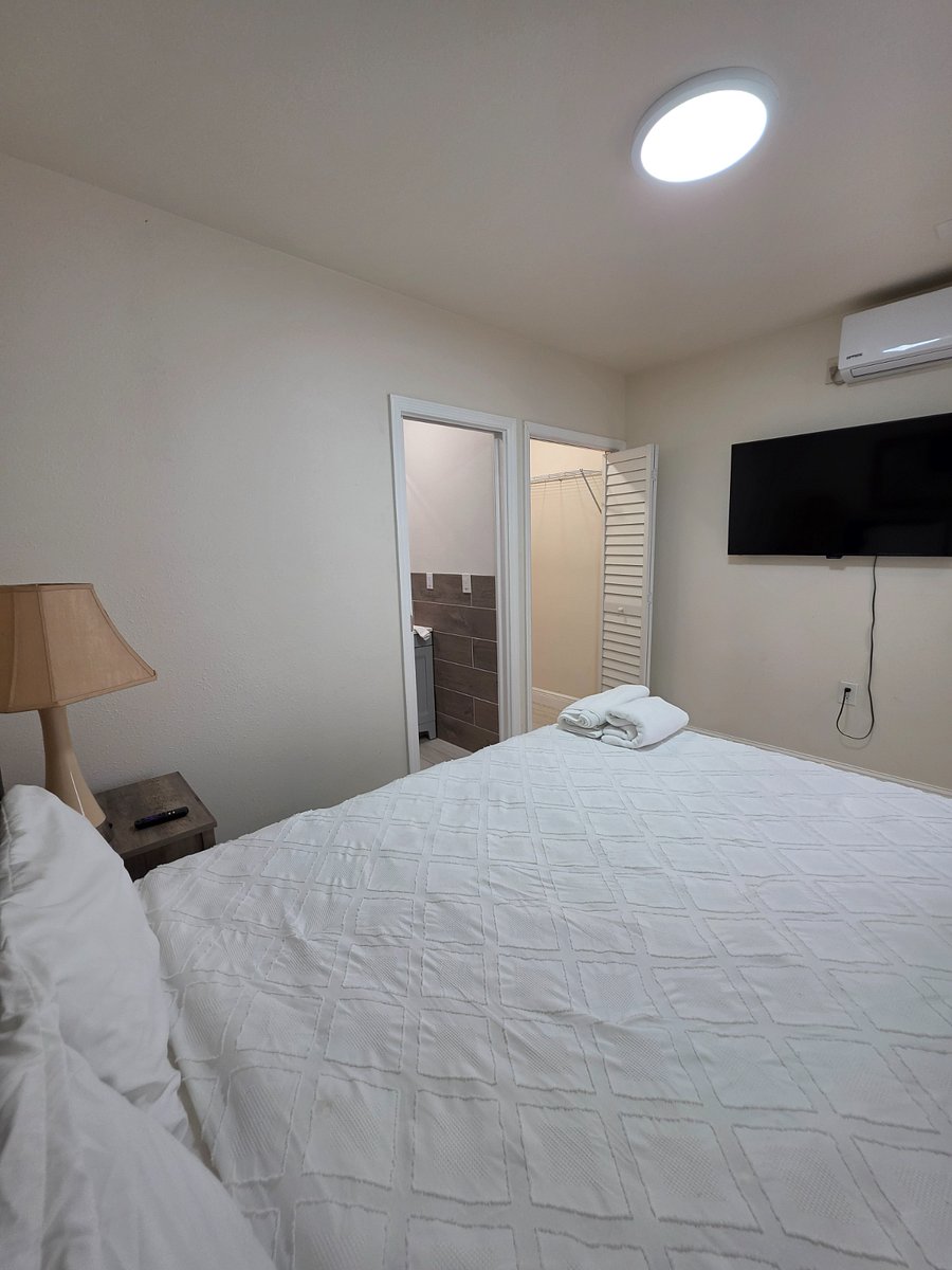 Furnished Finder property 880127_1 photo 15