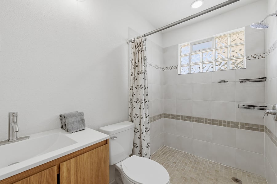 Furnished Finder property 880132_1 photo 13