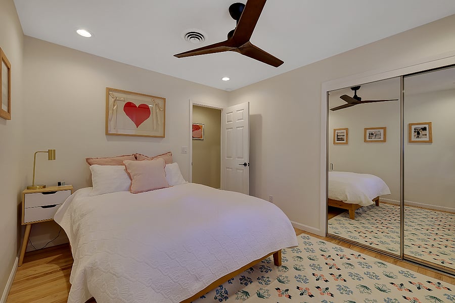 Second bedroom with queen bed