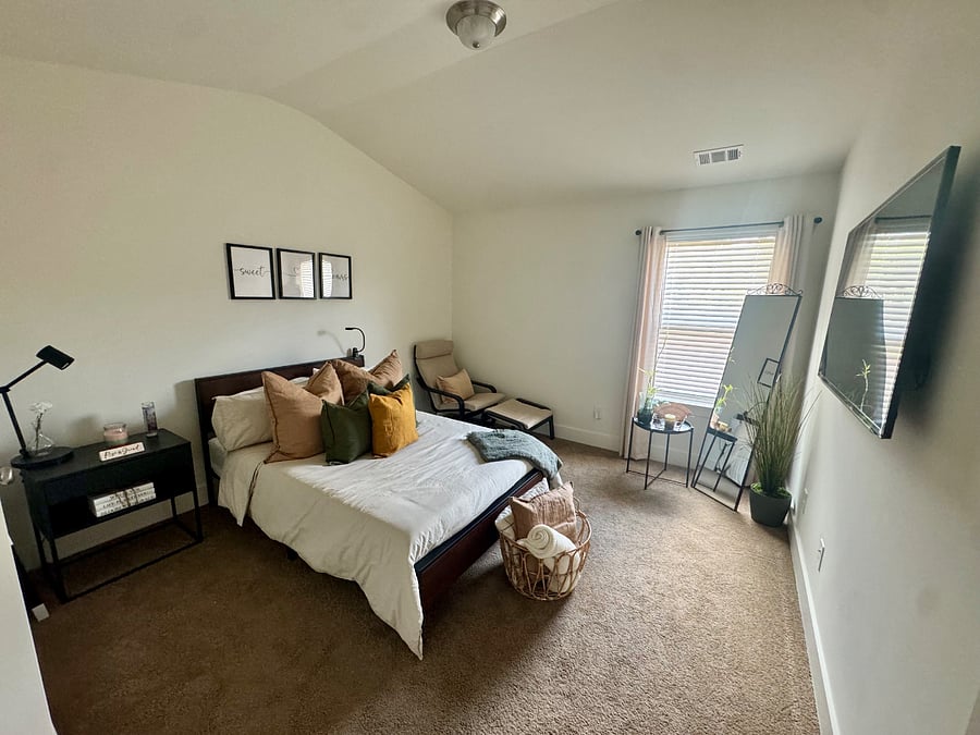 Guest Room 1