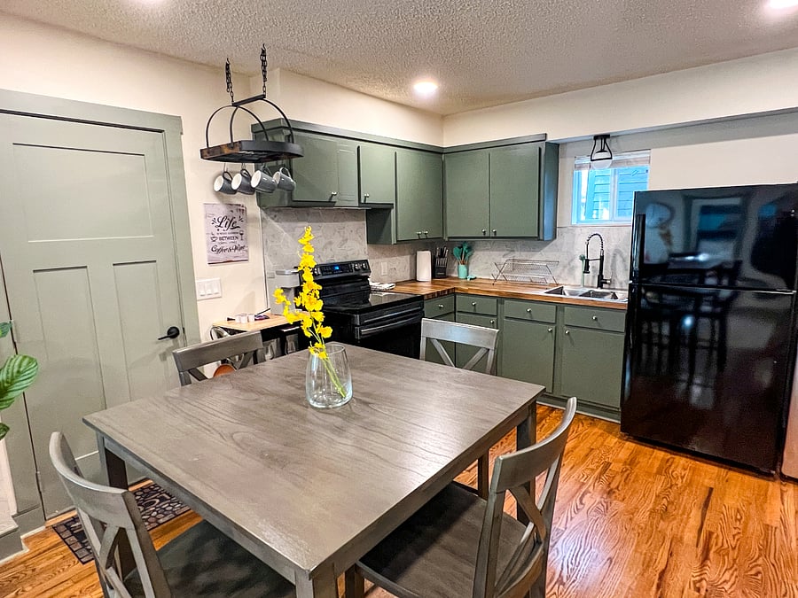 Furnished Finder property 880352_1 photo 11