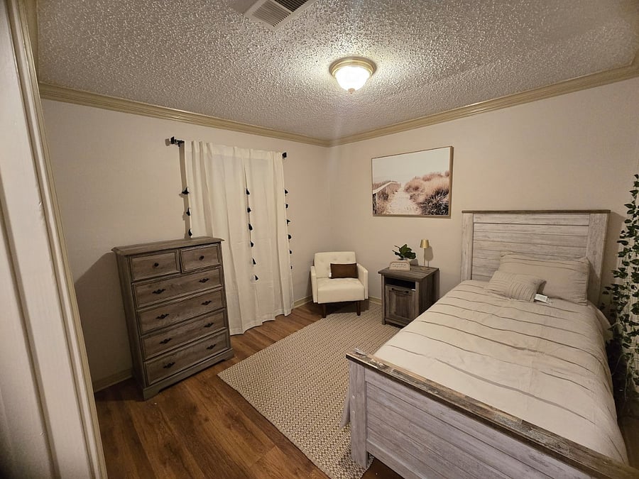 Furnished Finder property 880370_1 photo 11