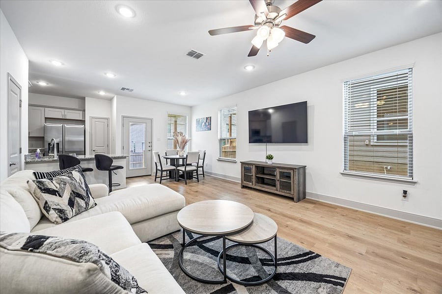 Furnished Finder property 880407_1 photo 3