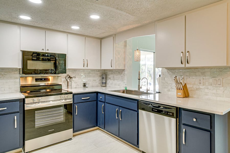 Kitchen right side