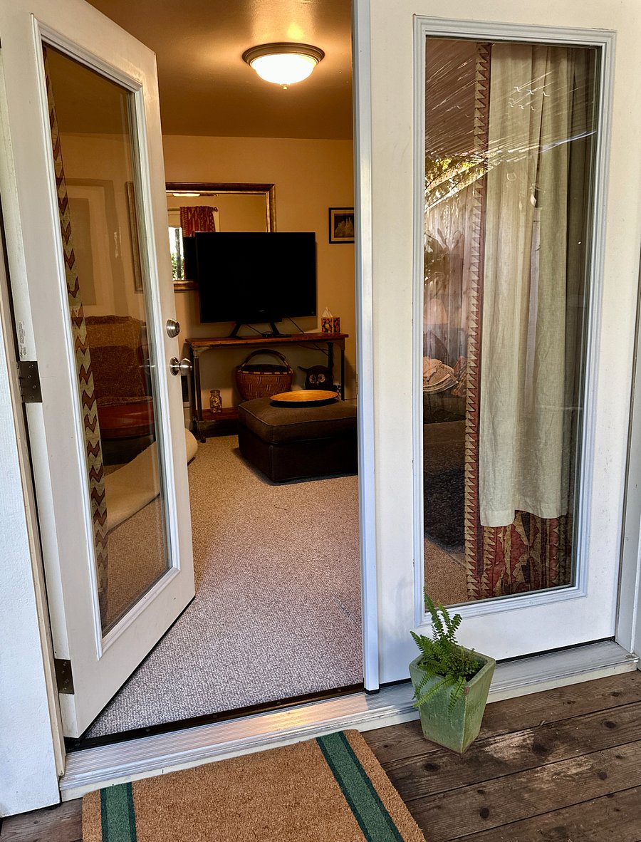 Furnished Finder property 880459_1 photo 3