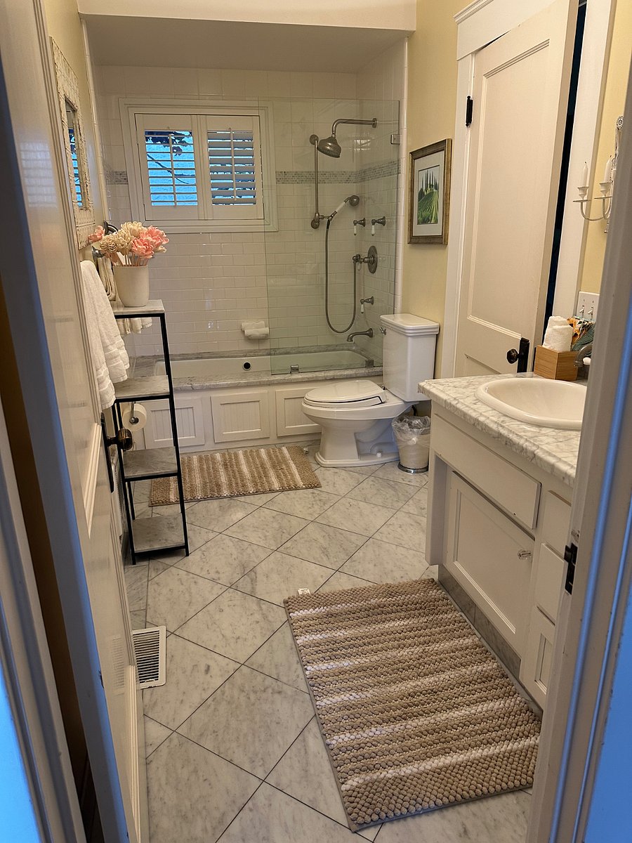 Furnished Finder property 880472_1 photo 72