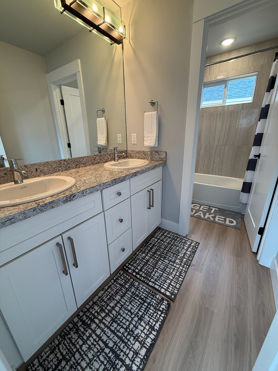Furnished Finder property 880497_1 photo 17