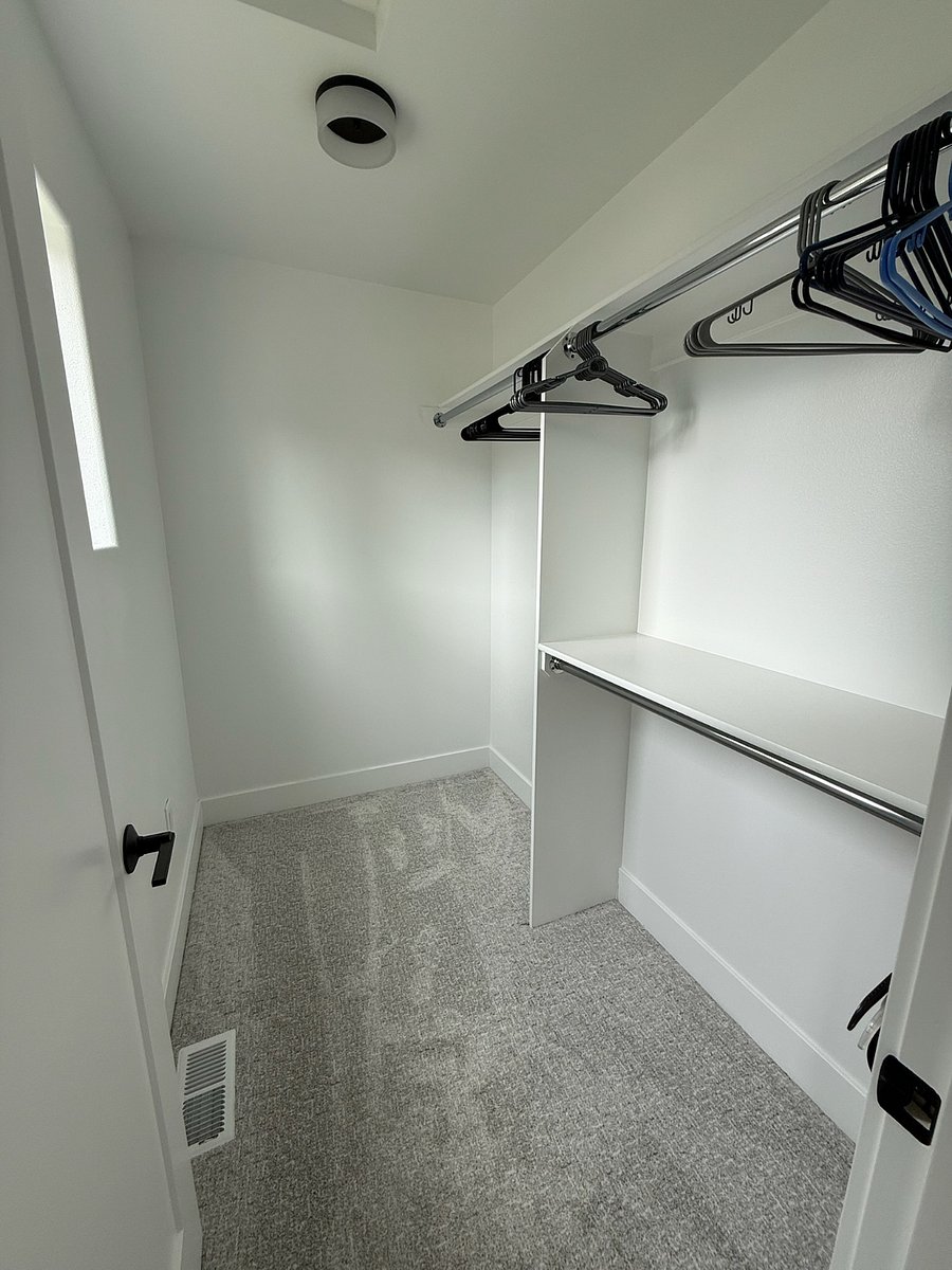 Furnished Finder property 880497_1 photo 25