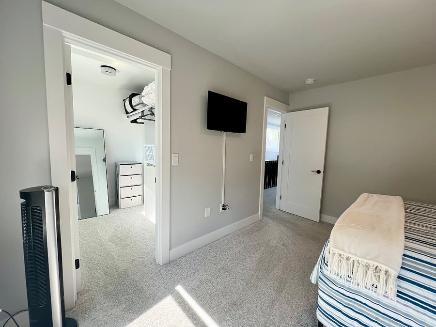 Furnished Finder property 880497_1 photo 24