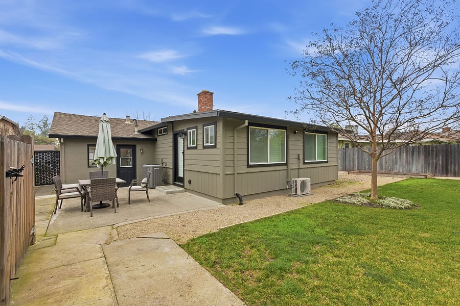 Furnished Finder property 880563_1 photo 22