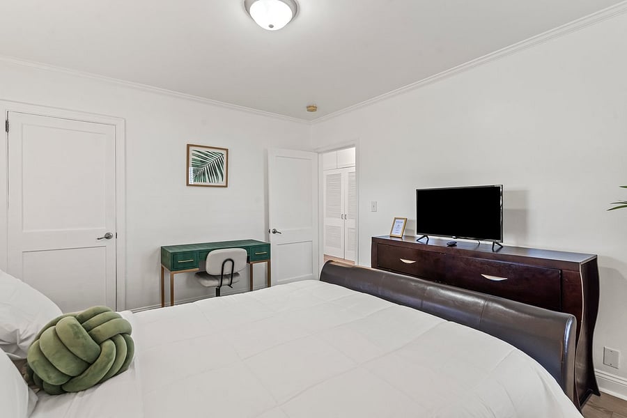 Furnished Finder property 880576_1 photo 9