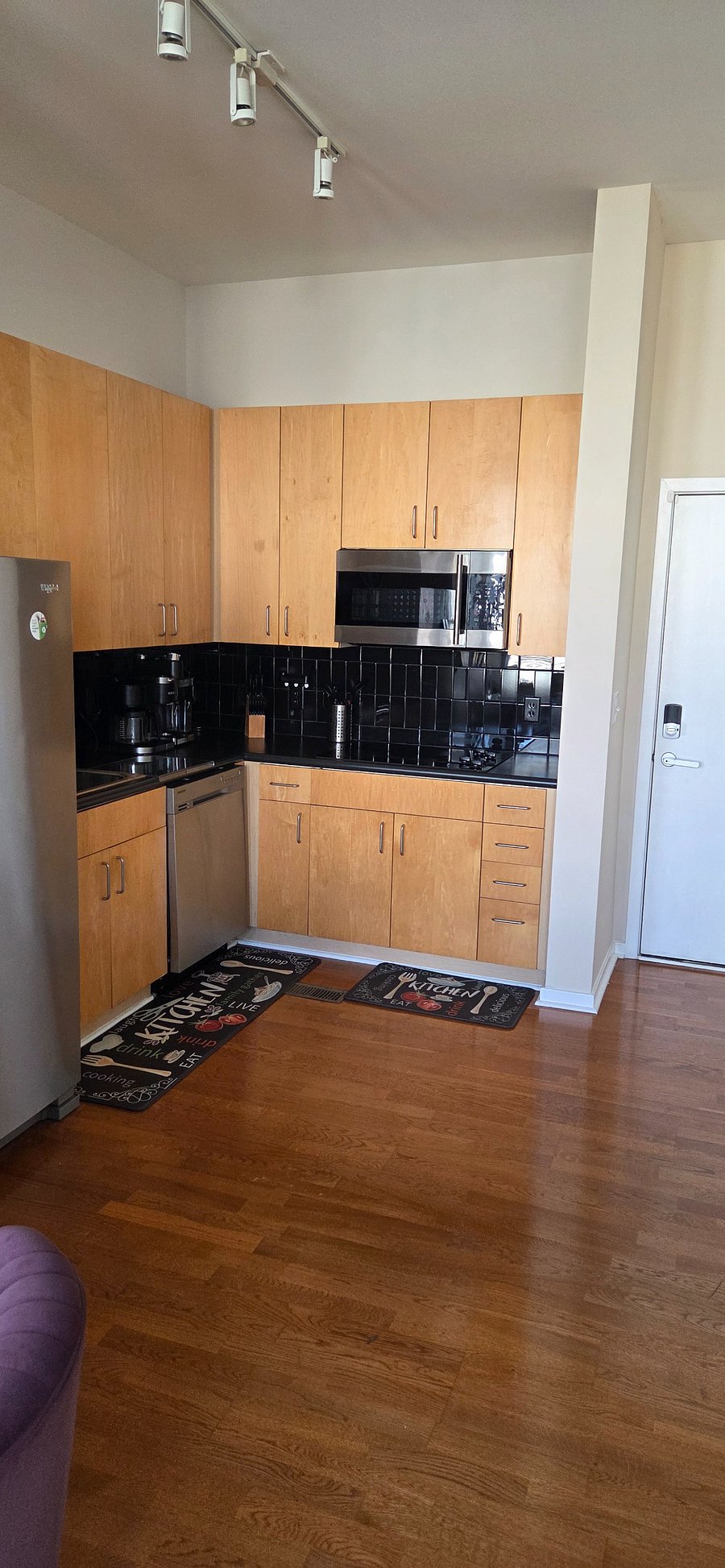 Furnished Finder property 880598_1 photo 4