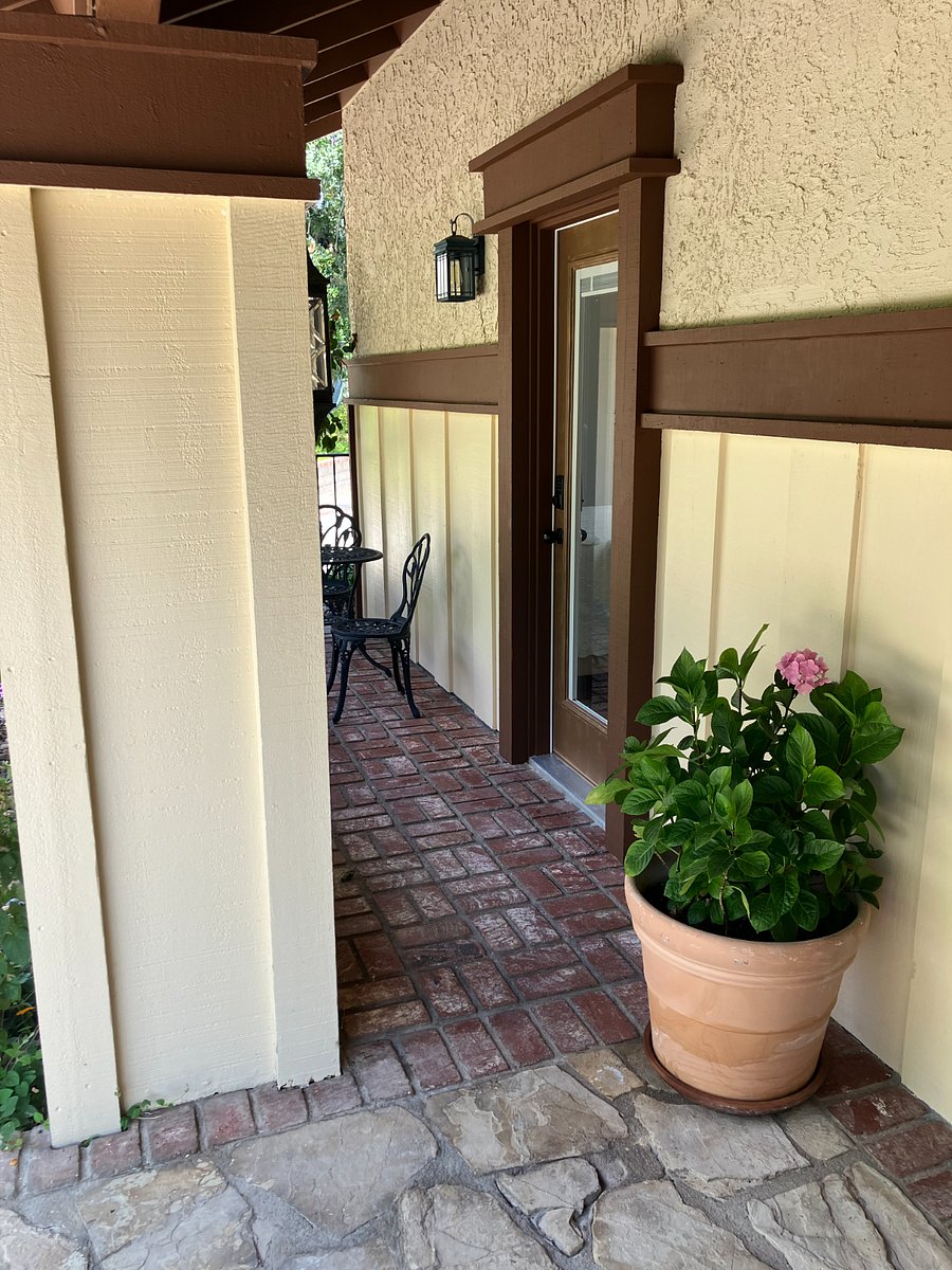 Furnished Finder property 880625_1 photo 3