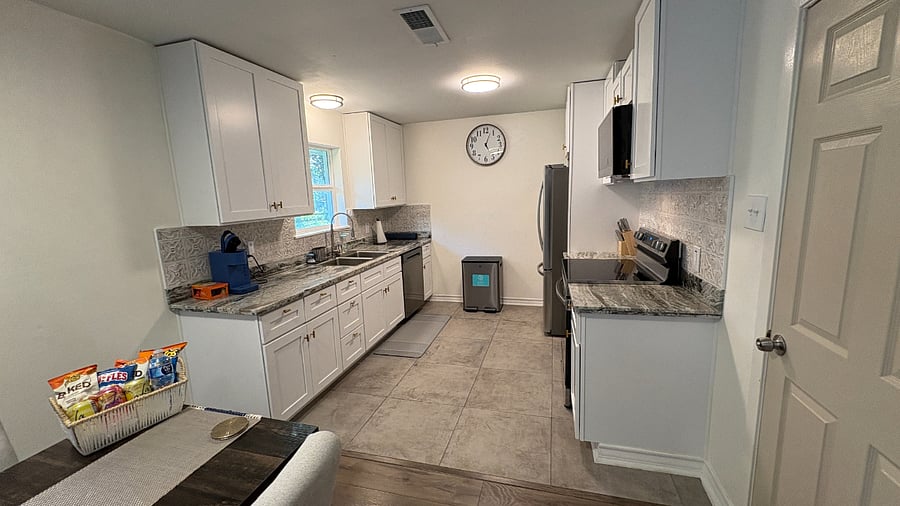 Furnished Finder property 880657_1 photo 15