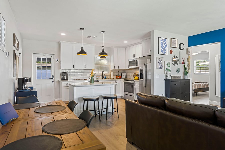 Furnished Finder property 880674_1 photo 4