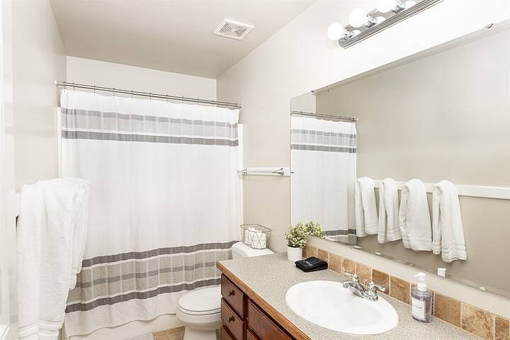 Furnished Finder property 880699_1 photo 18
