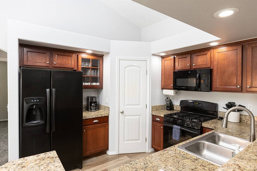 Furnished Finder property 880699_1 photo 8
