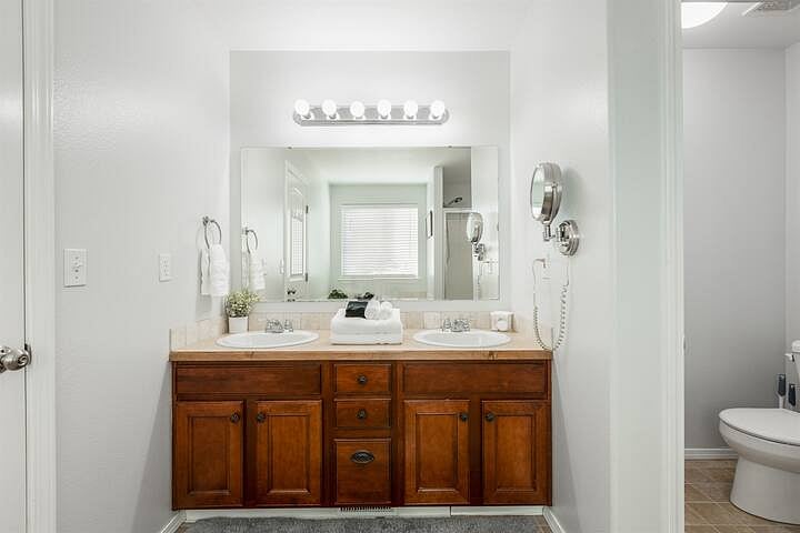 Furnished Finder property 880699_1 photo 17