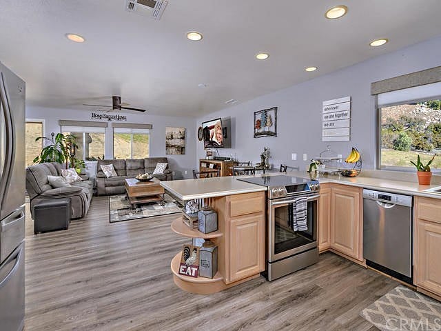 Furnished Finder property 880768_1 photo 3
