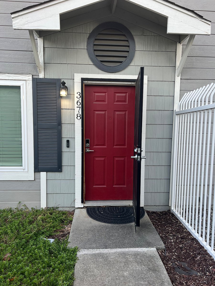 Furnished Finder property 880776_1 photo 3