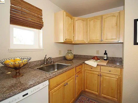 Furnished Finder property 880791_1 photo 3