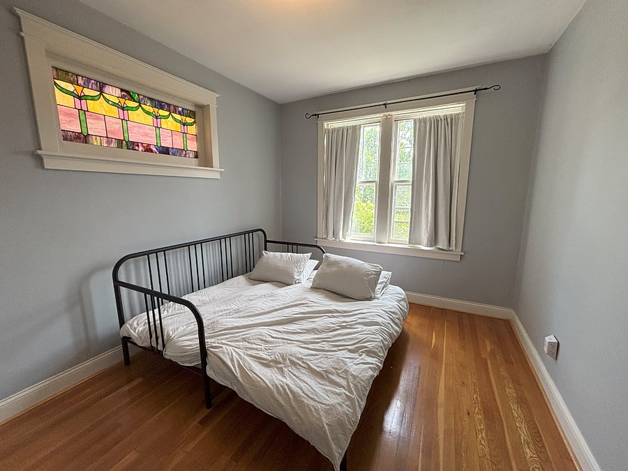 Day bed as full size