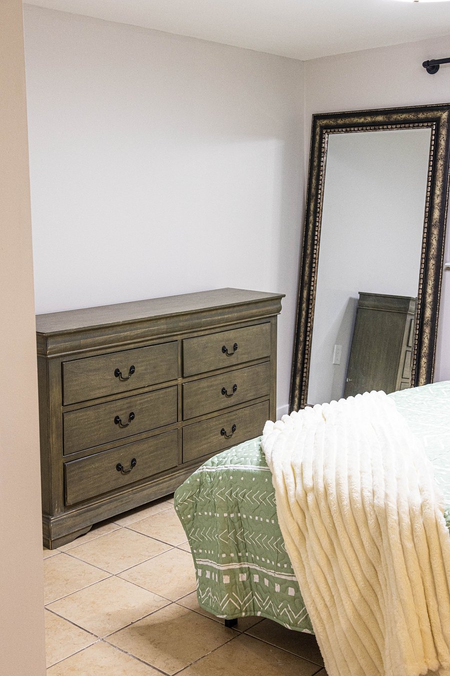 Furnished Finder property 880819_1 photo 9