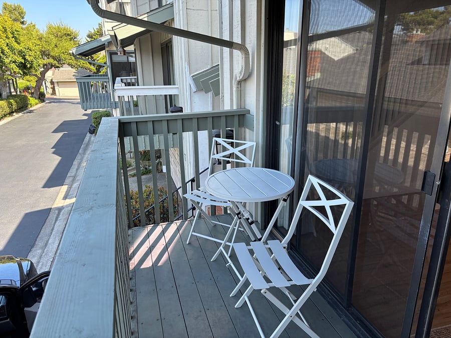 Balcony with bistro set